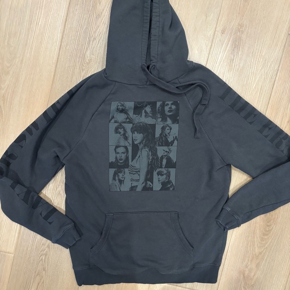 Taylor Swift Hoodie Adult Small The Eras Tour 2023 Official Merch Sweatshirt - Picture 1 of 9